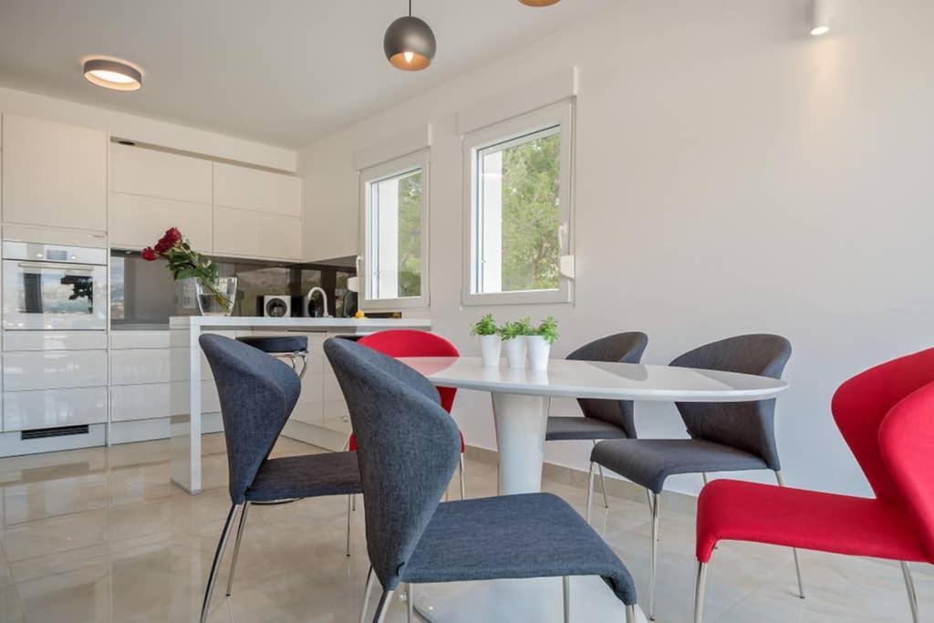 Villa Graf Podstrana Exteriör bild